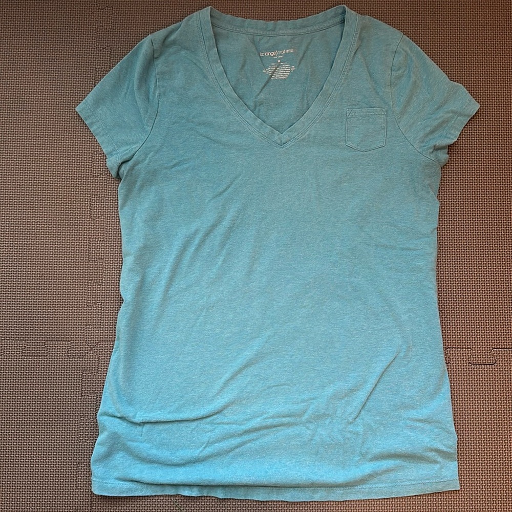 Liz Lange Maternity V Neck Pocket t shirt